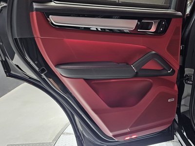 صورة مصغرة 15 لـ 2022 Porsche CAYENNE