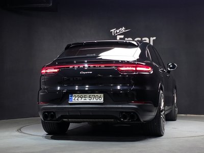 صورة 4 لـ 2022 Porsche CAYENNE