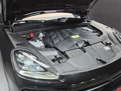 صورة 7 لـ 2022 Porsche CAYENNE
