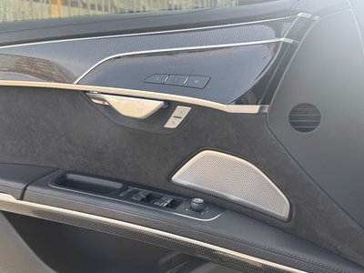 AUDI S8 - 9
