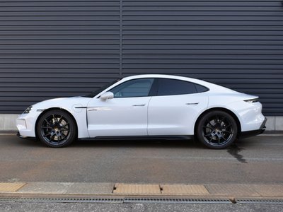 صورة 2 لـ 2026 Porsche TAYCAN
