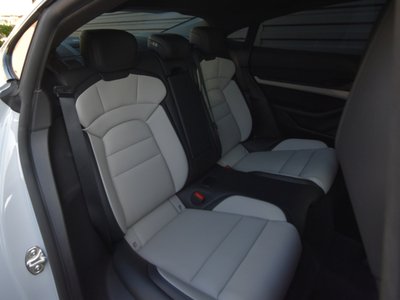 صورة 15 لـ 2026 Porsche TAYCAN