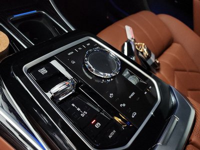 2025 BMW 7 SERIES — миниатюра 12