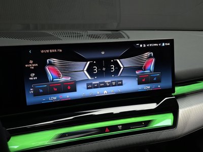 صورة مصغرة 24 لـ 2025 BMW 5 SERIES