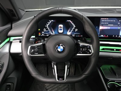 صورة مصغرة 21 لـ 2025 BMW 5 SERIES