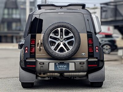 LAND ROVER DEFENDER - 4