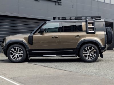 LAND ROVER DEFENDER - 6