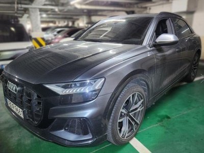 AUDI SQ8 - 4