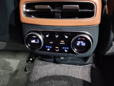 صورة مصغرة 18 لـ 2023 Genesis GV70
