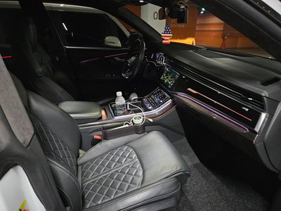 AUDI SQ8 - 6