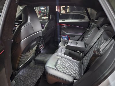 AUDI SQ8 - 5