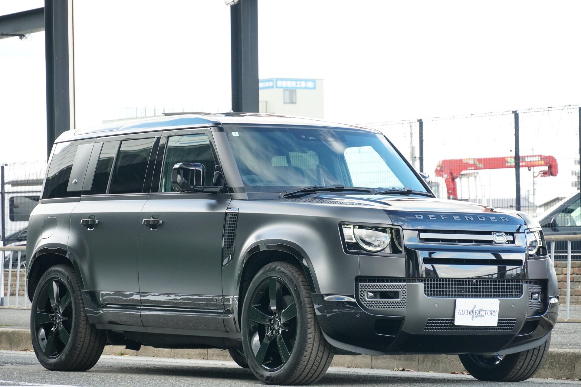 LAND ROVER DEFENDER - View 1