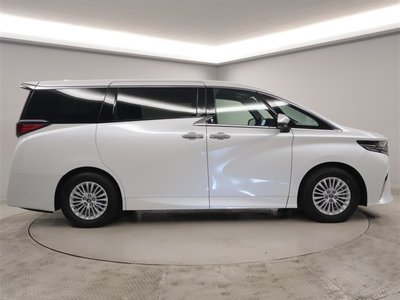 2025 Toyota ALPHARD — фото 2