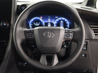 2025 Toyota ALPHARD — фото 6