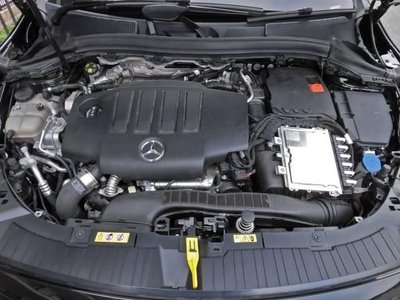 MERCEDES-BENZ GLA - 8