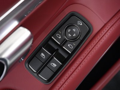 صورة مصغرة 44 لـ 2023 Porsche 718