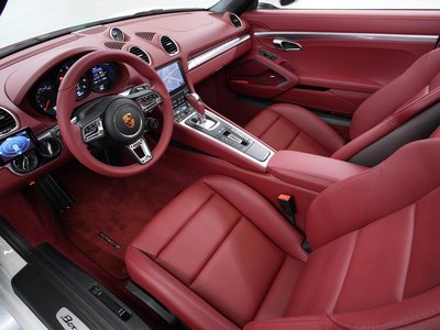 2023 Porsche 718 photo 2