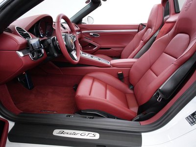 صورة مصغرة 43 لـ 2023 Porsche 718