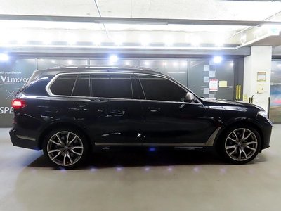 صورة 2 لـ 2021 BMW X7