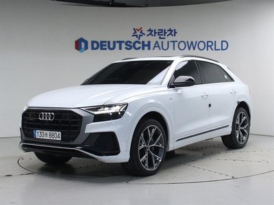 AUDI Q8 - 1