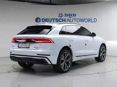 AUDI Q8 - 5