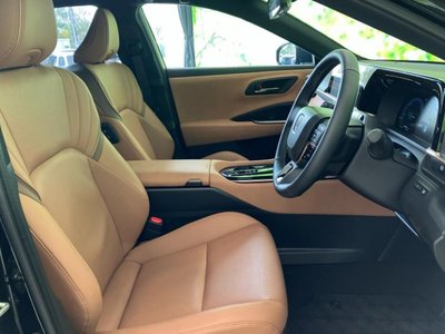 TOYOTA CROWN SPORT - 4