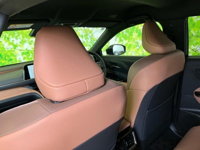 TOYOTA CROWN SPORT - 8