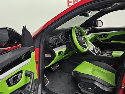 LAMBORGHINI URUS - 10