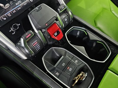 LAMBORGHINI URUS - 9