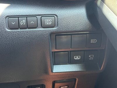 2025 Lexus IS thumbnail 27