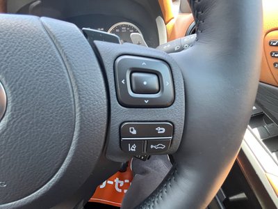 2025 Lexus IS thumbnail 21