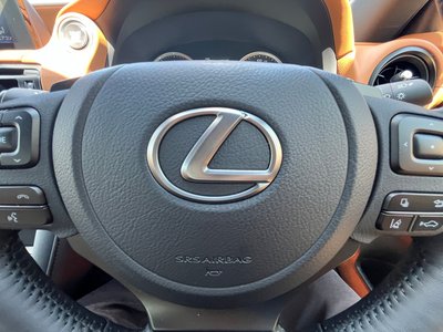 2025 Lexus IS thumbnail 22