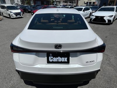 2025 Lexus IS thumbnail 48