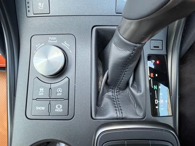 2025 Lexus IS thumbnail 15