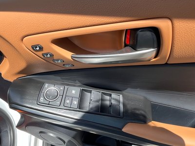 2025 Lexus IS thumbnail 33