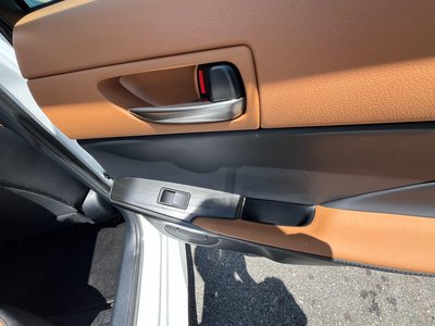 2025 Lexus IS thumbnail 43