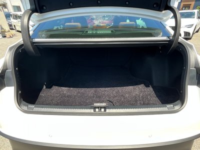 2025 Lexus IS thumbnail 46