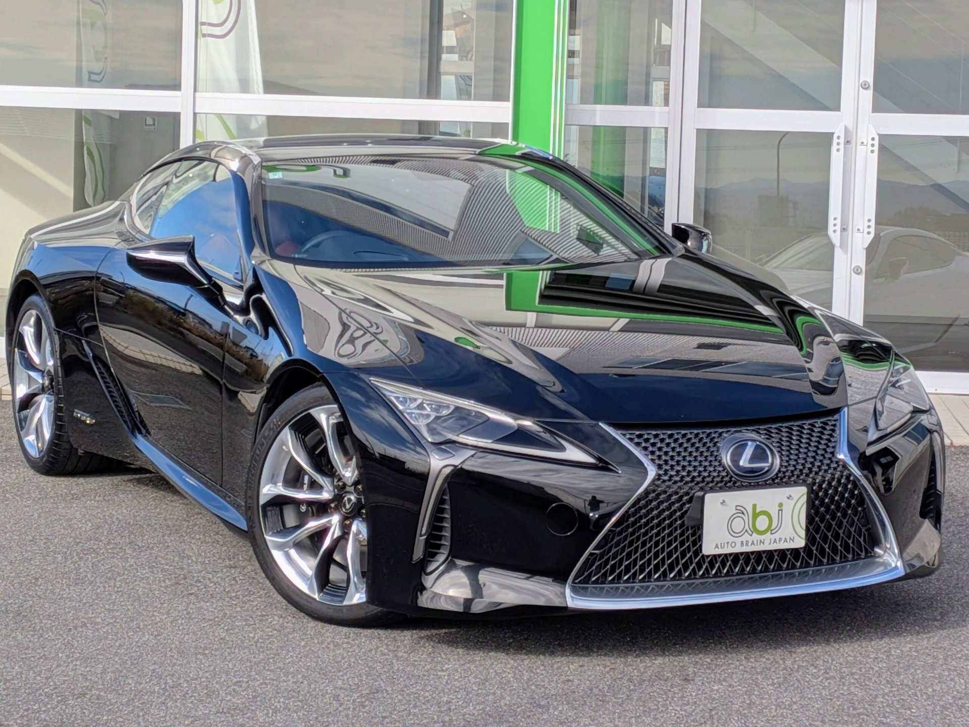 LEXUS LC - View 1