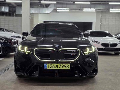 2025 BMW M5 照片 2