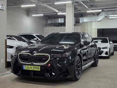 2025 BMW M5 照片 1