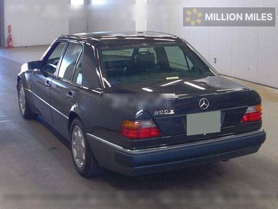 MERCEDES-BENZ E-CLASS - 2