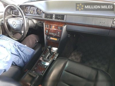 MERCEDES-BENZ E-CLASS - 3