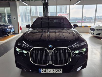 BMW 7 SERIES