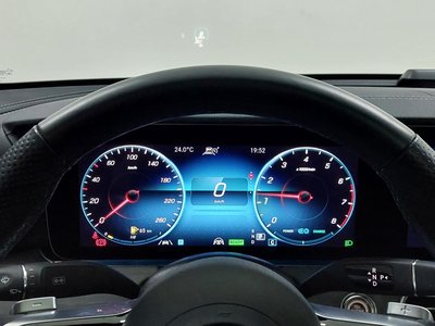 MERCEDES-BENZ E-CLASS - 8