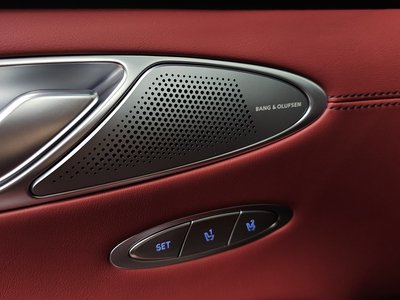 2024 Genesis GV70 thumbnail 30
