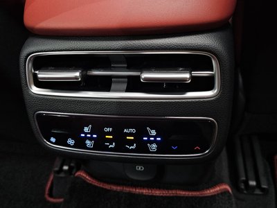 2024 Genesis GV70 thumbnail 24