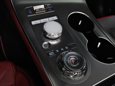 2024 Genesis GV70 thumbnail 12
