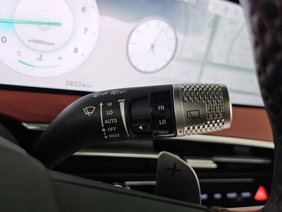 2024 Genesis GV70 thumbnail 29