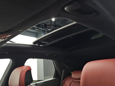 2024 Genesis GV70 thumbnail 25