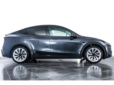 TESLA MODEL Y - 9